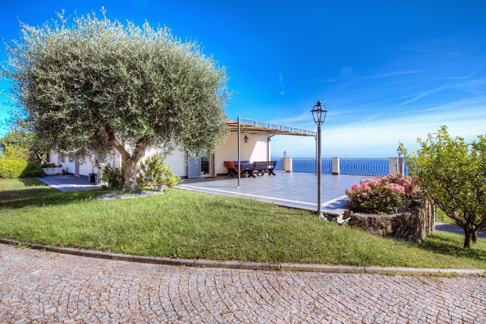 Villa Lucia Riviera Dei Fiori Pool - Happy Rentals Sanremo Exteriör bild