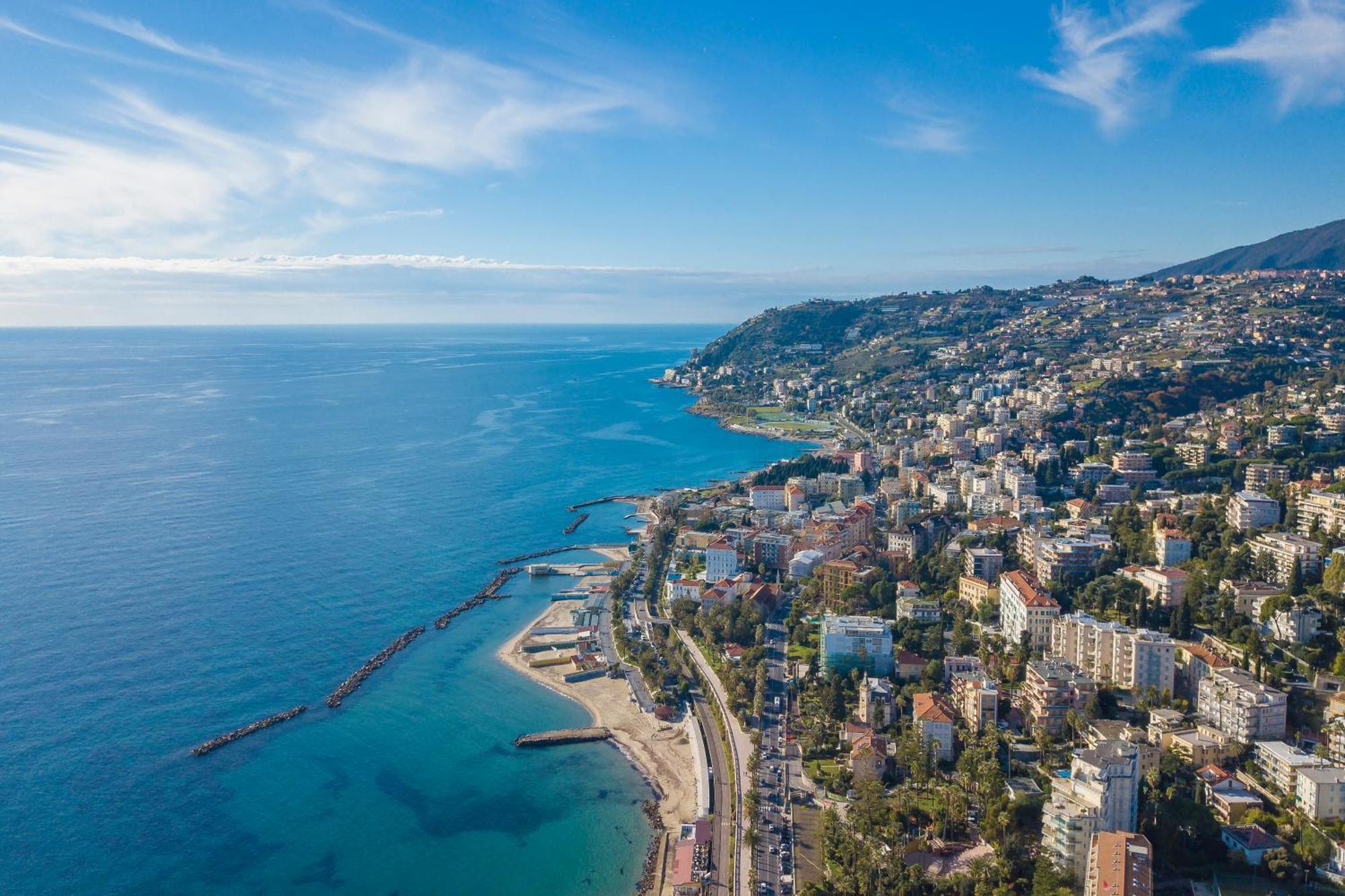 Villa Lucia Riviera Dei Fiori Pool - Happy Rentals Sanremo Exteriör bild