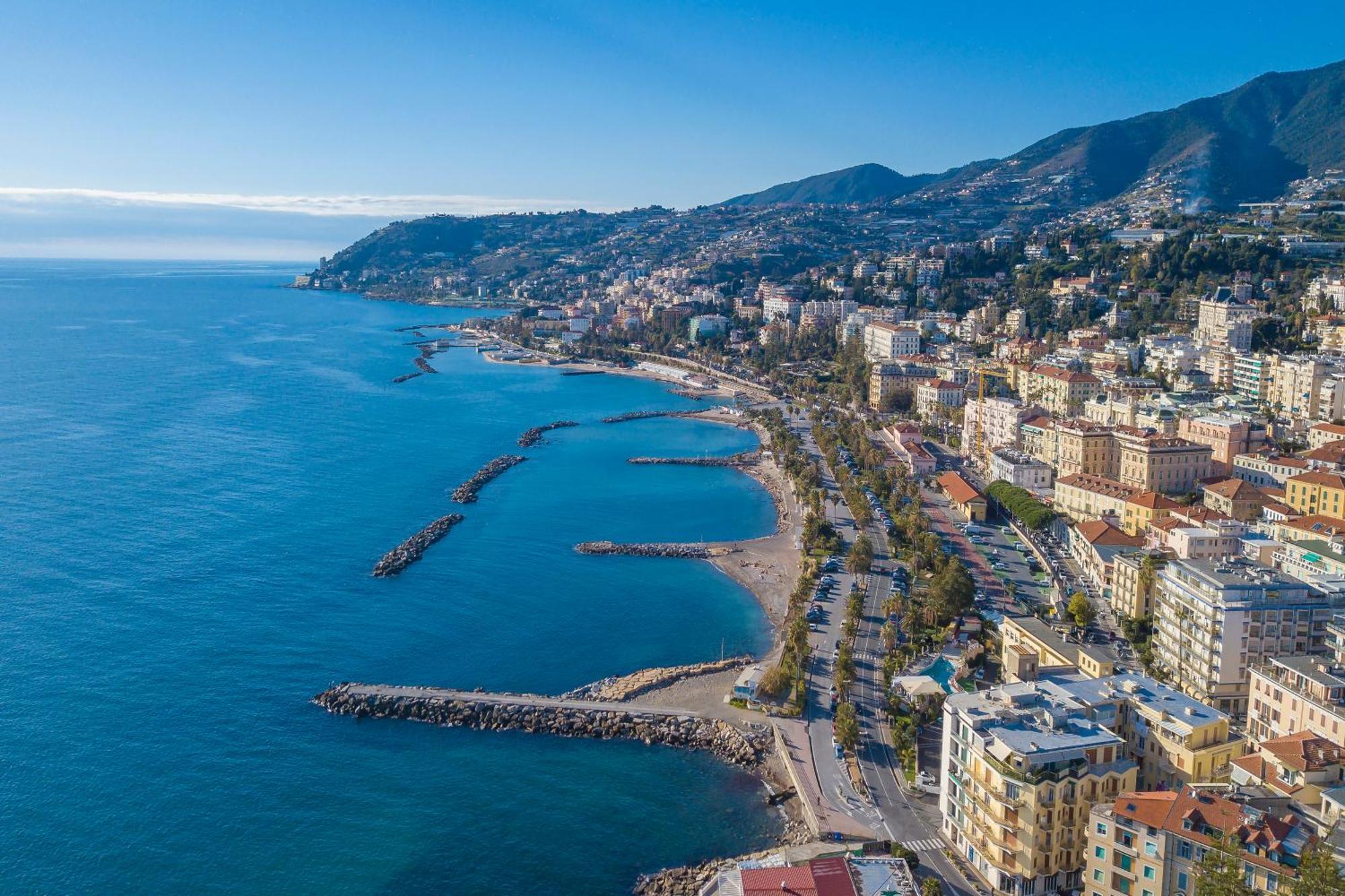 Villa Lucia Riviera Dei Fiori Pool - Happy Rentals Sanremo Exteriör bild