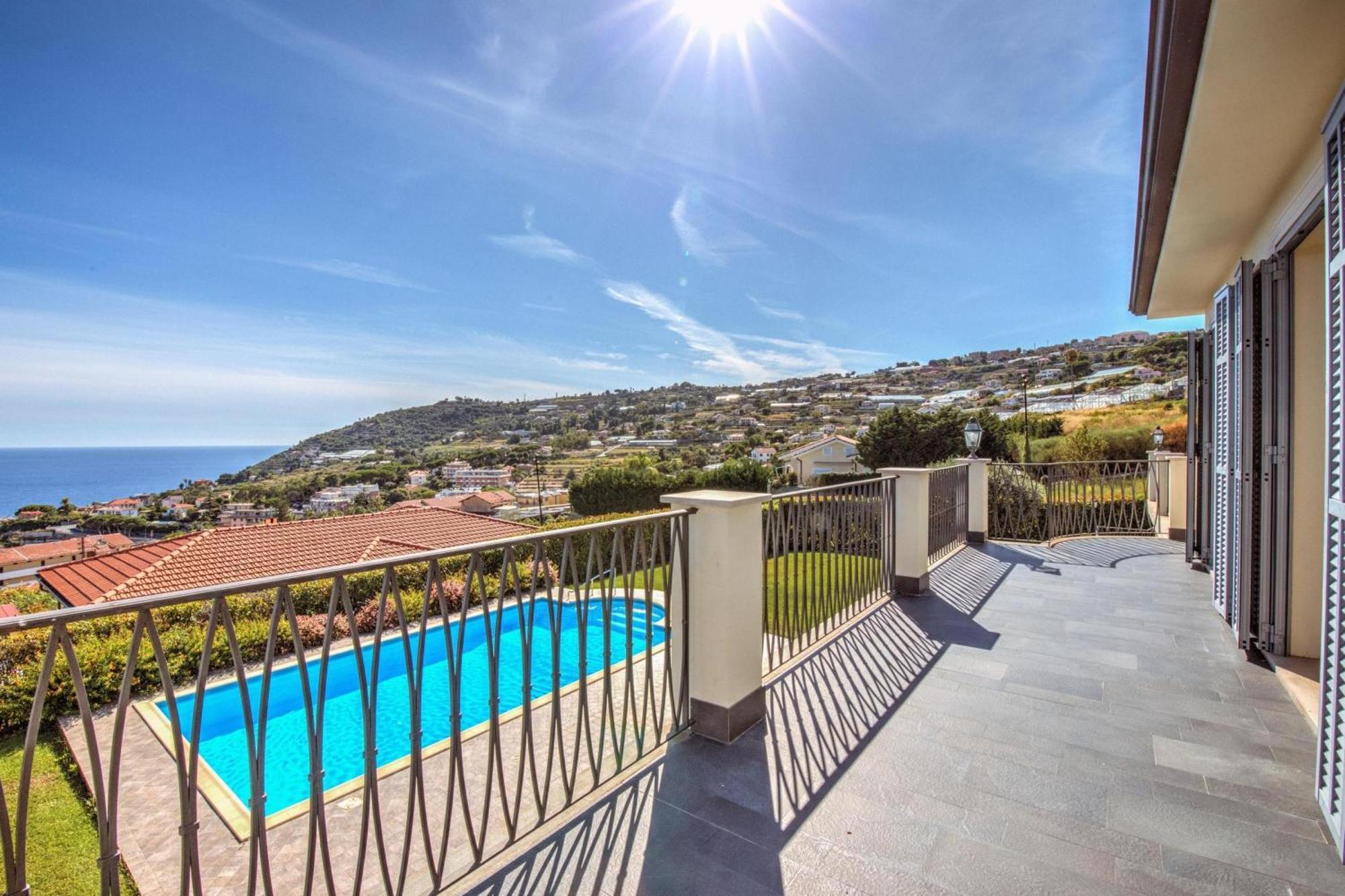 Villa Lucia Riviera Dei Fiori Pool - Happy Rentals Sanremo Exteriör bild