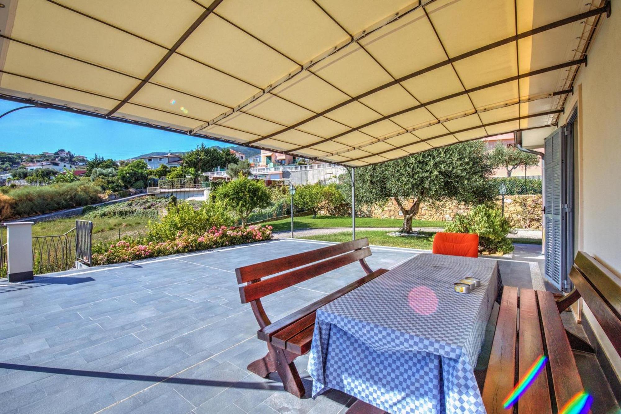 Villa Lucia Riviera Dei Fiori Pool - Happy Rentals Sanremo Exteriör bild